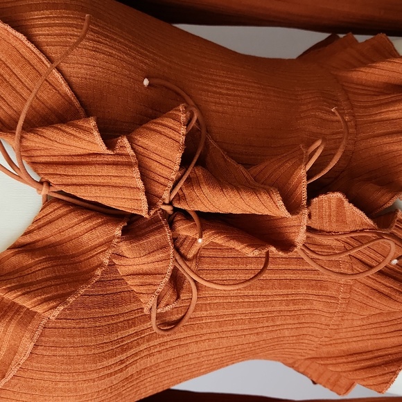 Ruffled tie top - Picture 2 of 4